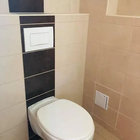 Mandarin Apartman *