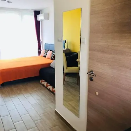 Διαμέρισμα Mandarin Apartman *