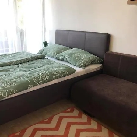 Mandarin Apartman *